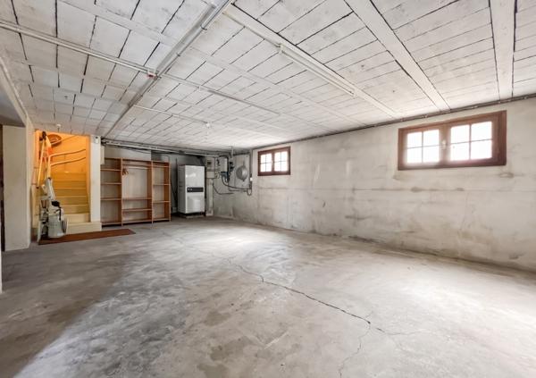 Maison
         6 pièces
        - 190 m² 699 000 € *