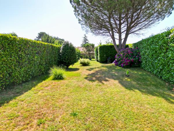 Maison
         6 pièces
        - 190 m² 699 000 € *