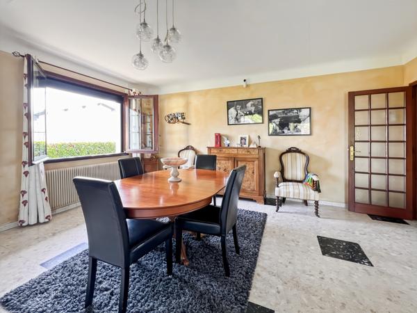Maison
         6 pièces
        - 190 m² 699 000 € *