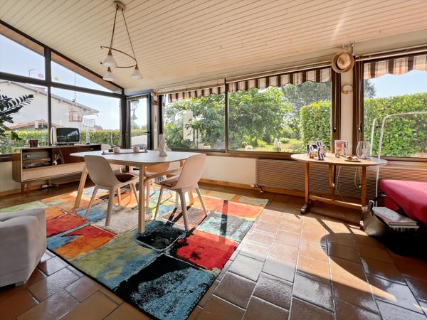 Maison
         6 pièces
        - 190 m² 699 000 € *