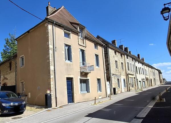 AGREABLE MAISON DE VILLE