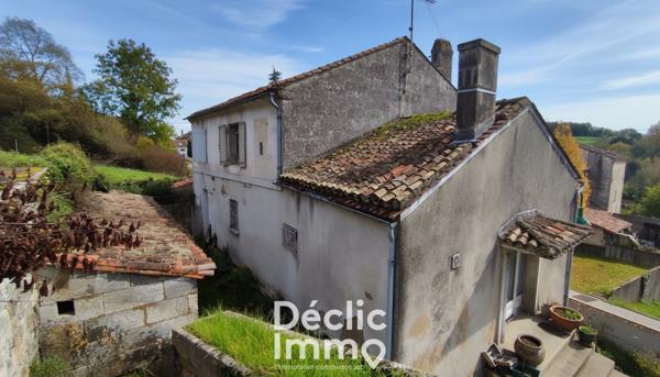 Vente maison à rénover Voeuil et giget, 145m² 8 pièces 86 000€ avec garage