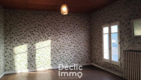 Vente maison à rénover Voeuil et giget, 145m² 8 pièces 86 000€ avec garage