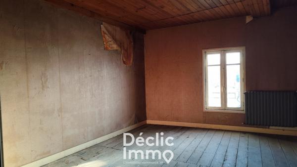 Vente maison à rénover Voeuil et giget, 145m² 8 pièces 86 000€ avec garage