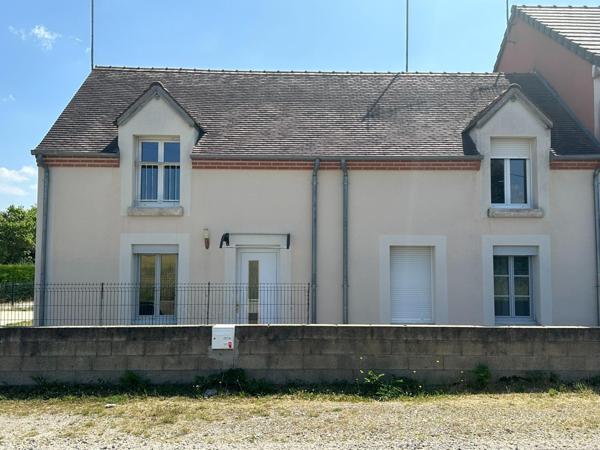 Investisseur, ensemble immobilier de deux maisons louées avec terrain.