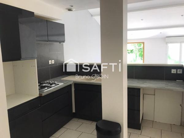 Investisseur, ensemble immobilier de deux maisons louées avec terrain.