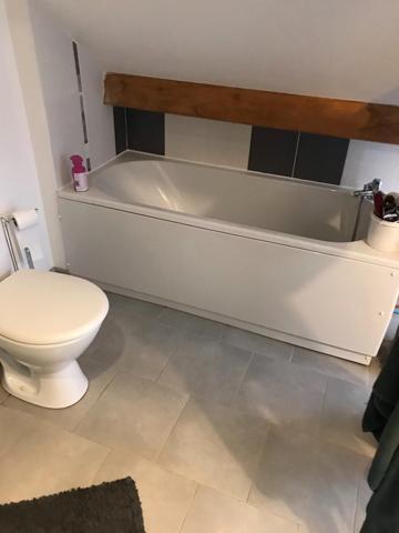 Investisseur, ensemble immobilier de deux maisons louées avec terrain.