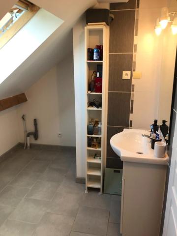 Investisseur, ensemble immobilier de deux maisons louées avec terrain.