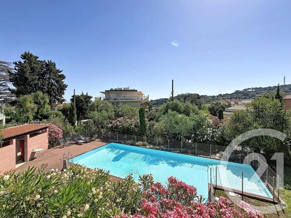 Maison à vendre  6 pièces - 240 m 2   ANTIBES  - 06