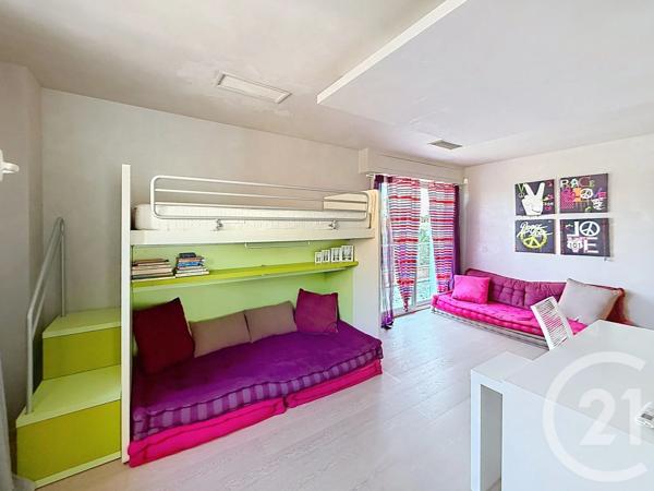 Maison à vendre  6 pièces - 240 m 2   ANTIBES  - 06