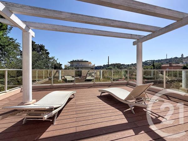 Maison à vendre  6 pièces - 240 m 2   ANTIBES  - 06