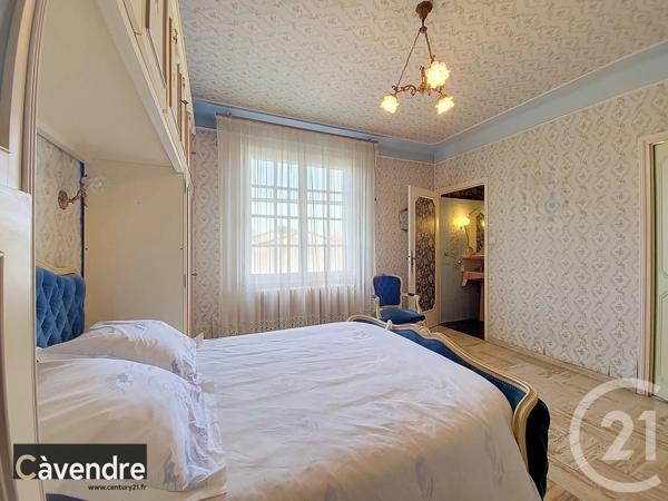 Maison à vendre  7 pièces - 240 m 2   AVIGNON  - 84