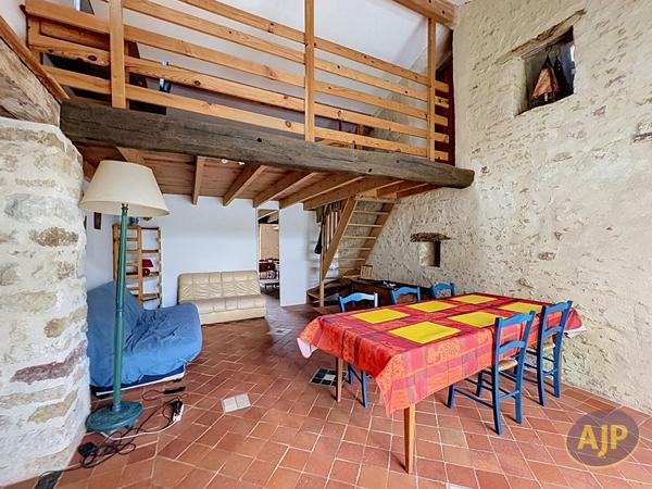 Maison à vendre Saint Cyr En Talmondais - 7 pièces, 258m² avec 4 chambre(s) à 368 000€ - AJP Immobilier Luçon