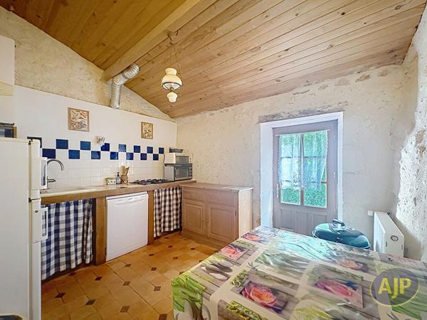 Maison à vendre Saint Cyr En Talmondais - 7 pièces, 258m² avec 4 chambre(s) à 368 000€ - AJP Immobilier Luçon