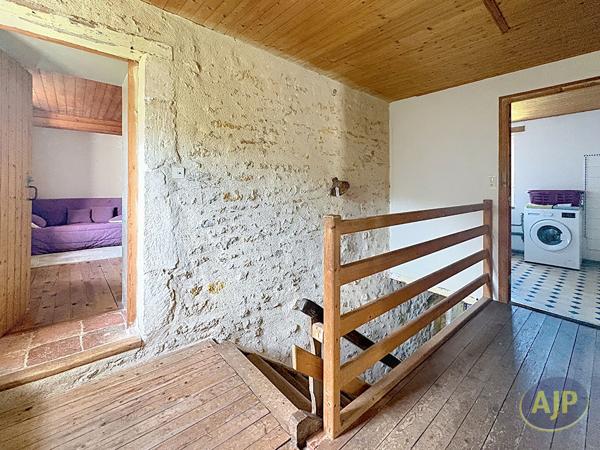Maison à vendre Saint Cyr En Talmondais - 7 pièces, 258m² avec 4 chambre(s) à 368 000€ - AJP Immobilier Luçon