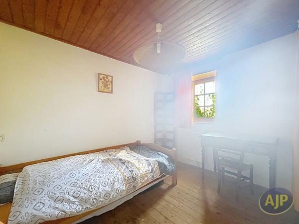 Maison à vendre Saint Cyr En Talmondais - 7 pièces, 258m² avec 4 chambre(s) à 368 000€ - AJP Immobilier Luçon
