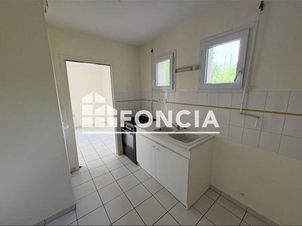 Location Appartement 3 pièces 69.7 m² - 10 RUE DE BEAULIEU Poitiers 86000