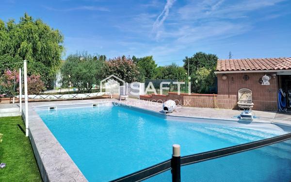 Belle villa lumineuse dans quartier residentiel, sur grand terrain