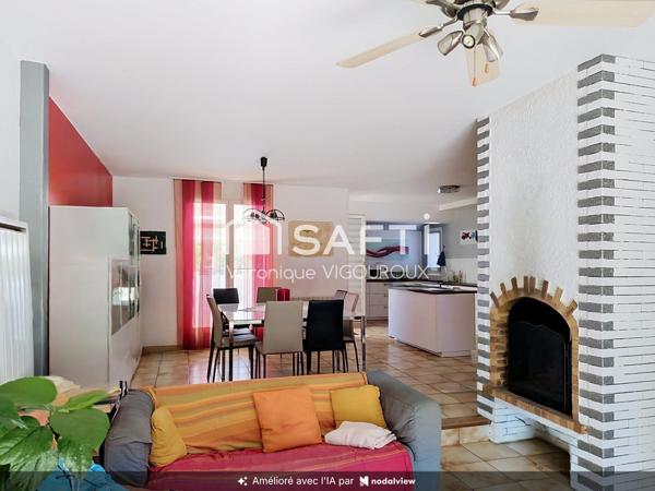 Belle villa lumineuse dans quartier residentiel, sur grand terrain