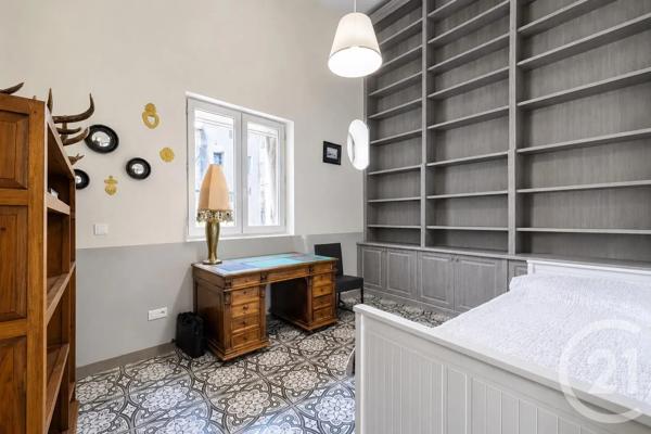 Maison à vendre  5 pièces - 203,20 m 2   VENCE  - 06