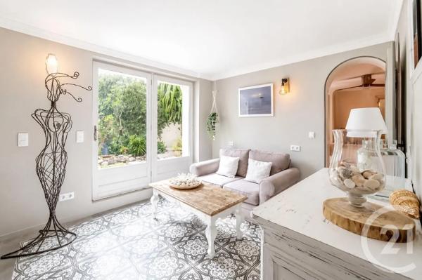 Maison à vendre  5 pièces - 203,20 m 2   VENCE  - 06