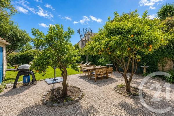 Maison à vendre  5 pièces - 203,20 m 2   VENCE  - 06