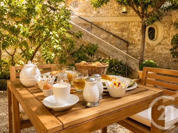 Maison à vendre  5 pièces - 203,20 m 2   VENCE  - 06