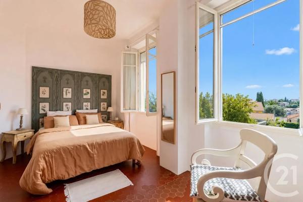 Maison à vendre  5 pièces - 203,20 m 2   VENCE  - 06