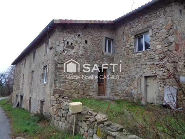 Située entre Lamastre et Vernoux en Vivarais, Ancienne ferme traditionnelle : histoire, charme et fort potentiel