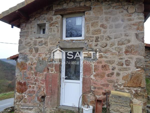 Située entre Lamastre et Vernoux en Vivarais, Ancienne ferme traditionnelle : histoire, charme et fort potentiel