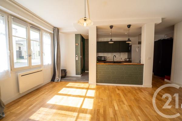 Maison à vendre  5 pièces - 143 m 2   COZES  - 17