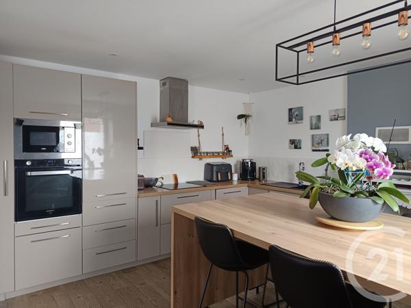 Maison à vendre  5 pièces - 143 m 2   COZES  - 17