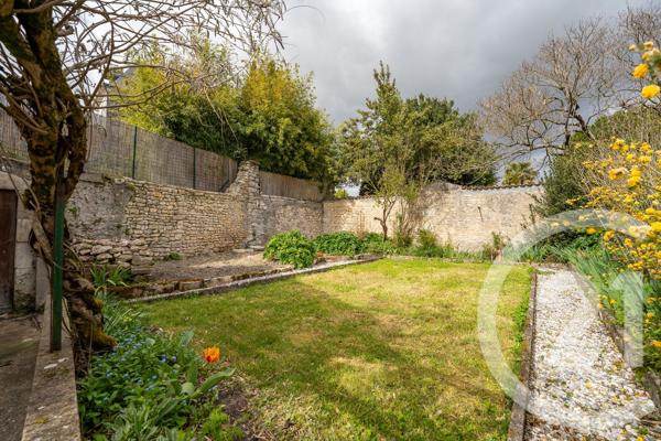 Maison à vendre  5 pièces - 143 m 2   COZES  - 17