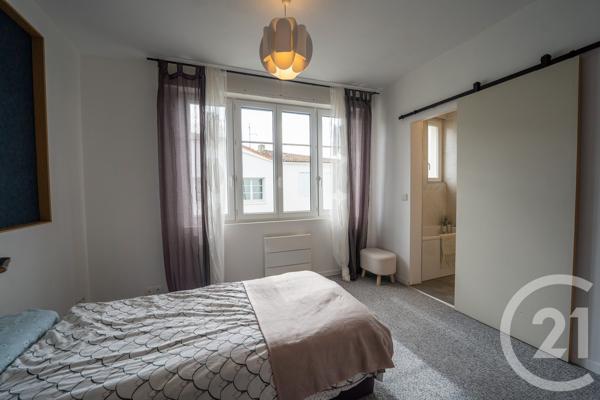 Maison à vendre  5 pièces - 143 m 2   COZES  - 17