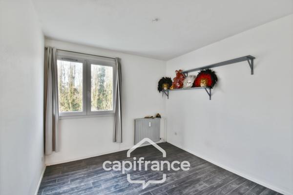 Appartement T4 lumineux avec balcon, et stationnement privatif