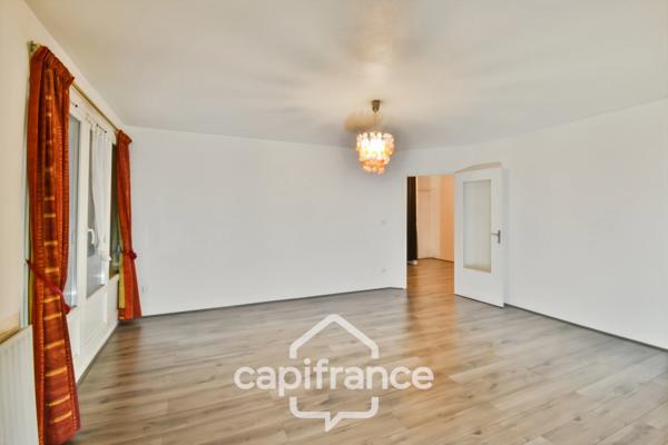 Appartement T4 lumineux avec balcon, et stationnement privatif