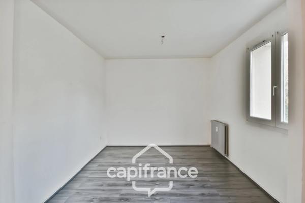 Appartement T4 lumineux avec balcon, et stationnement privatif