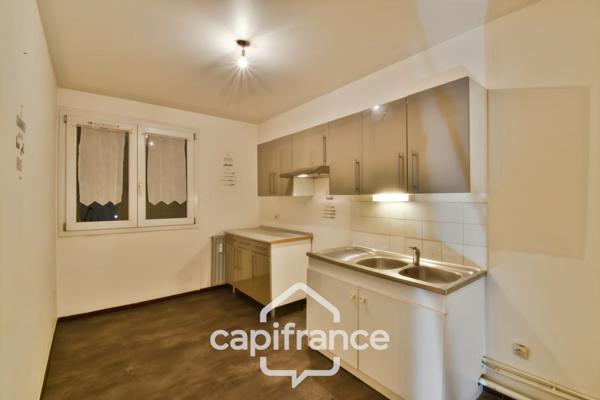 Appartement T4 lumineux avec balcon, et stationnement privatif