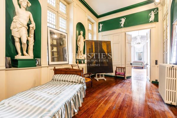 Bordeaux Saint-Pierre – Appartement de plus de 400 m² dans un Hôtel particulier classé Monument Historique