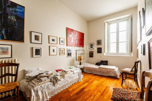 Bordeaux Saint-Pierre – Appartement de plus de 400 m² dans un Hôtel particulier classé Monument Historique