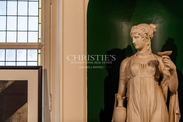 Bordeaux Saint-Pierre – Appartement de plus de 400 m² dans un Hôtel particulier classé Monument Historique