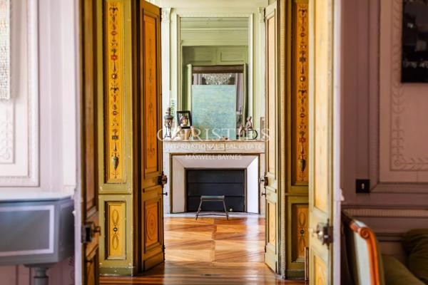 Bordeaux Saint-Pierre – Appartement de plus de 400 m² dans un Hôtel particulier classé Monument Historique