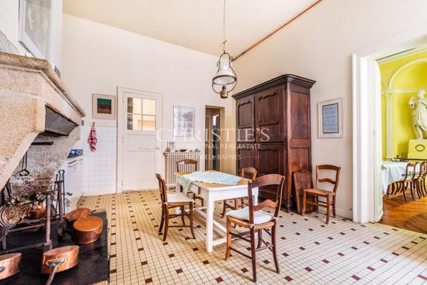 Bordeaux Saint-Pierre – Appartement de plus de 400 m² dans un Hôtel particulier classé Monument Historique