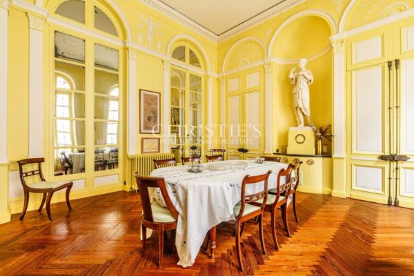Bordeaux Saint-Pierre – Appartement de plus de 400 m² dans un Hôtel particulier classé Monument Historique