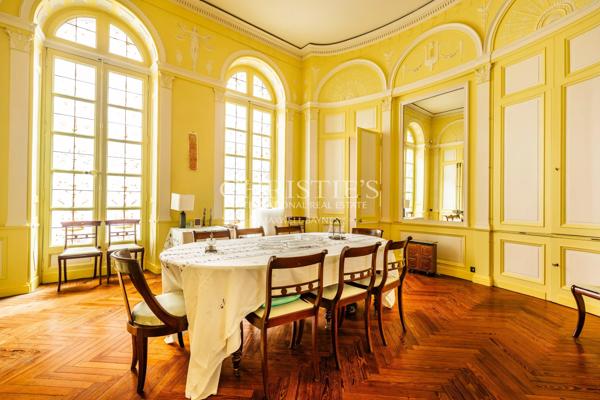 Bordeaux Saint-Pierre – Appartement de plus de 400 m² dans un Hôtel particulier classé Monument Historique