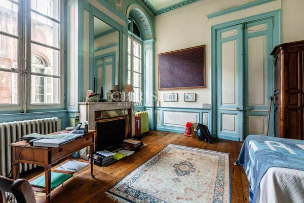 Bordeaux Saint-Pierre – Appartement de plus de 400 m² dans un Hôtel particulier classé Monument Historique