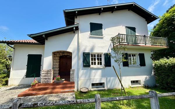 Maison à vendre    7 pièces •  Anglet