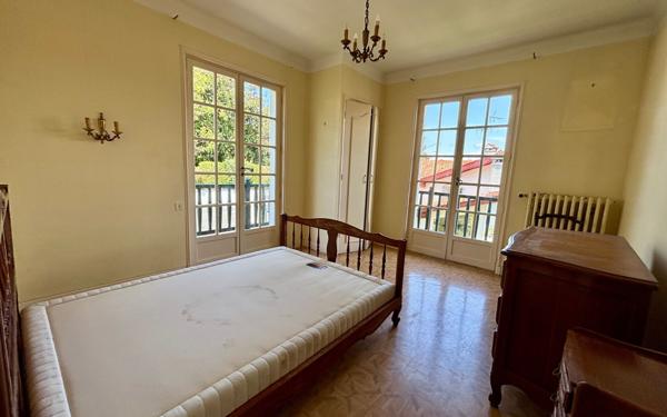 Maison à vendre    7 pièces •  Anglet