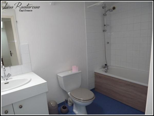 Maison à vendre + Appartement en location - Centre historique de MONTAIGU (85)