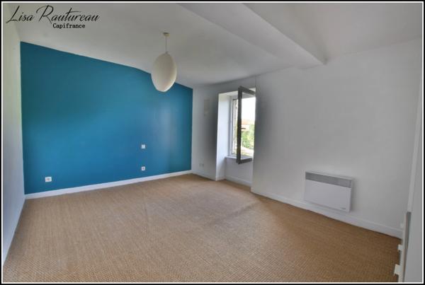 Maison à vendre + Appartement en location - Centre historique de MONTAIGU (85)